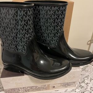 MK Michael Kors Rain Boots used good condition Size 8